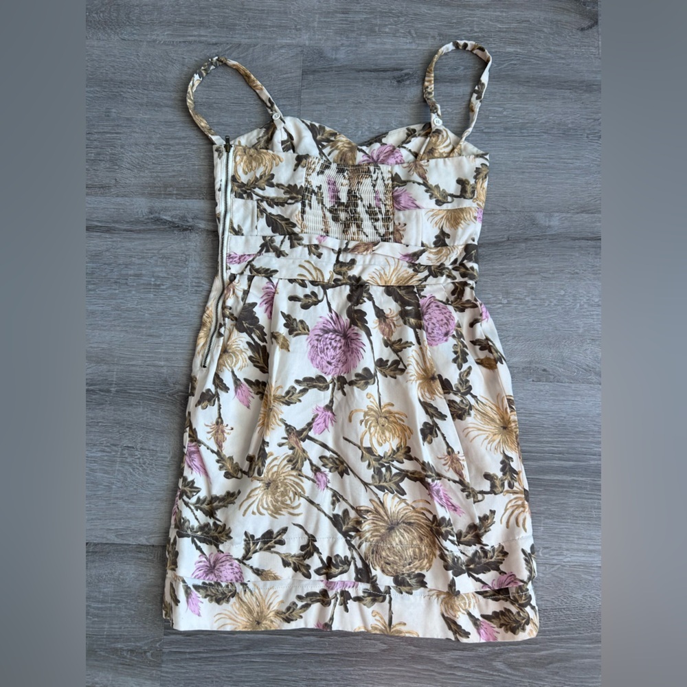 Women’s Aritzia Wilfred Drapey Lyocell Dress in birch size 6 - Picture 2 of 9